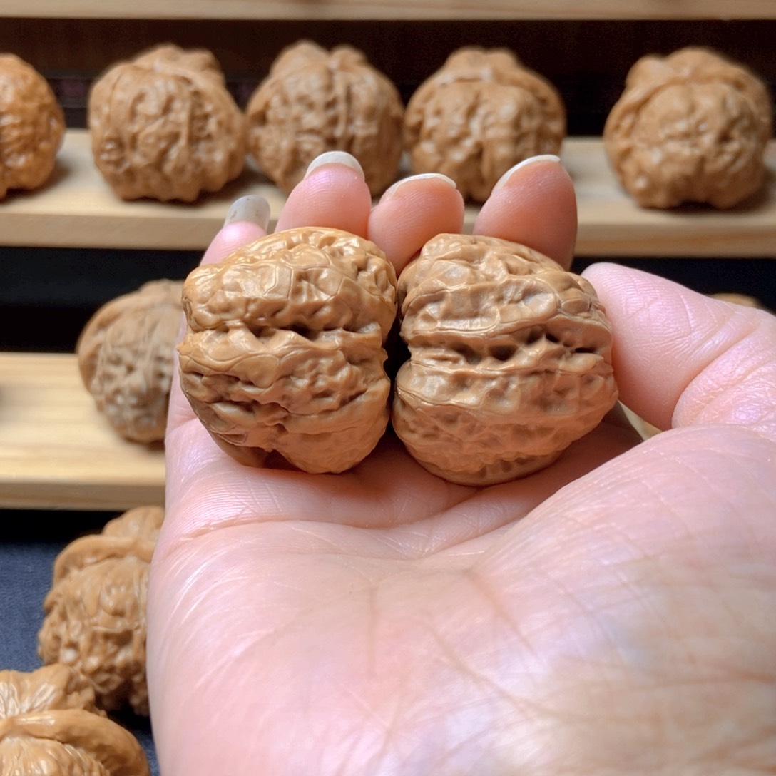 文玩核桃吊坠蛤蟆头