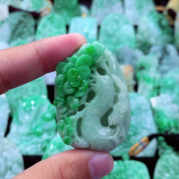 翡翠未镶嵌吊坠(不含链)