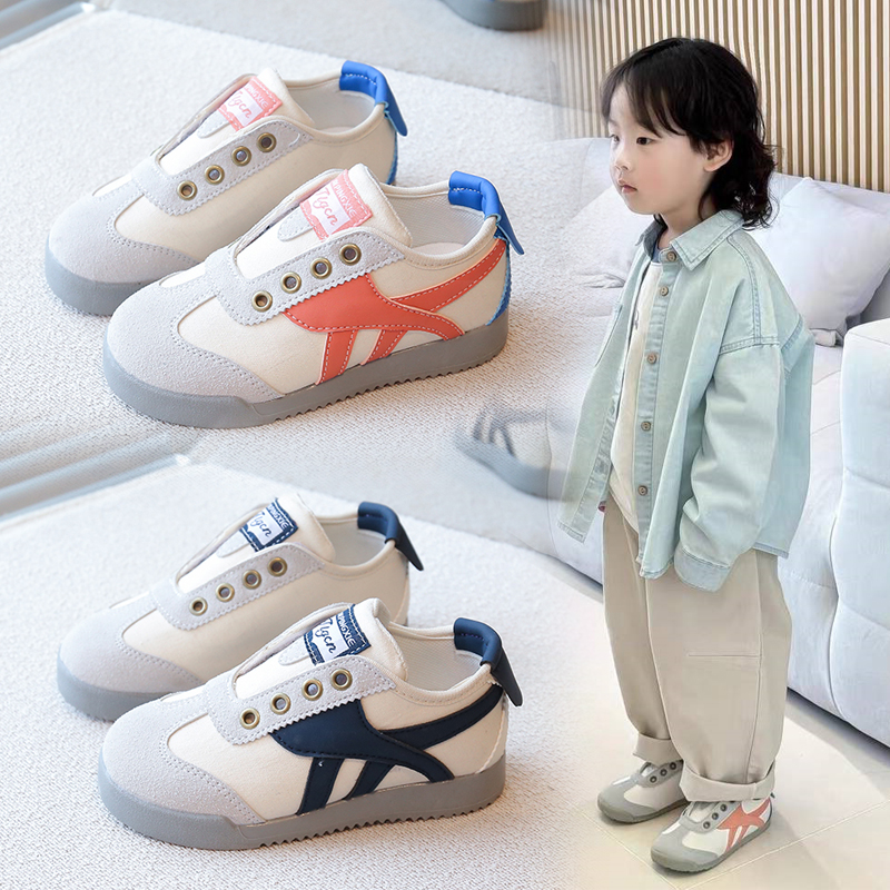 儿童轻便鞋2025秋季新款男女童软底休闲板鞋幼儿园宝宝阿甘鞋子