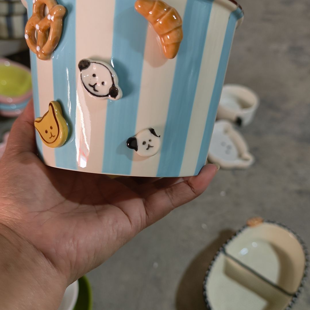 草****瓷瑕疵陶瓷介意不拍小猫磕