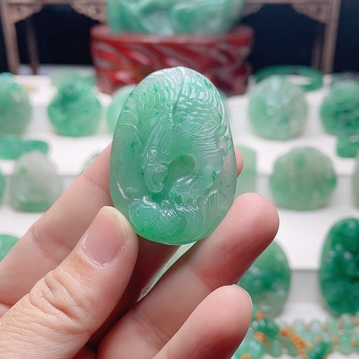 石英质玉未镶嵌颈饰