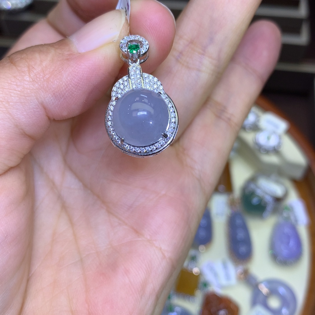 翡翠颈饰银S925镶嵌翡翠吊坠