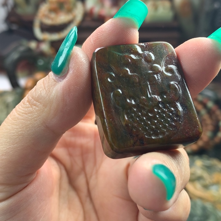 岫岩河磨玉（透闪石质玉）把件未镶嵌