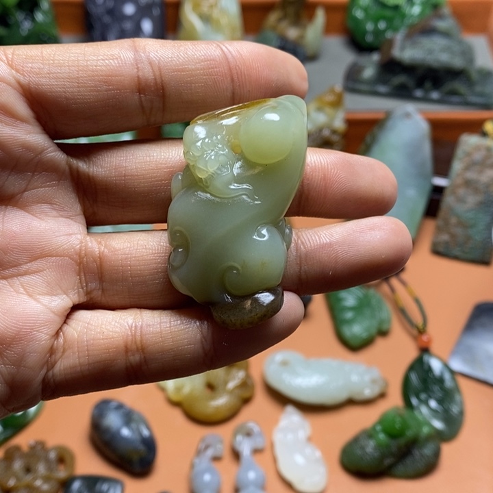 和田玉颈饰未镶嵌