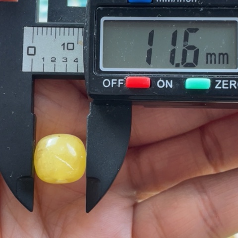 【闪购商品】未镶嵌蜜蜡裸石6杂