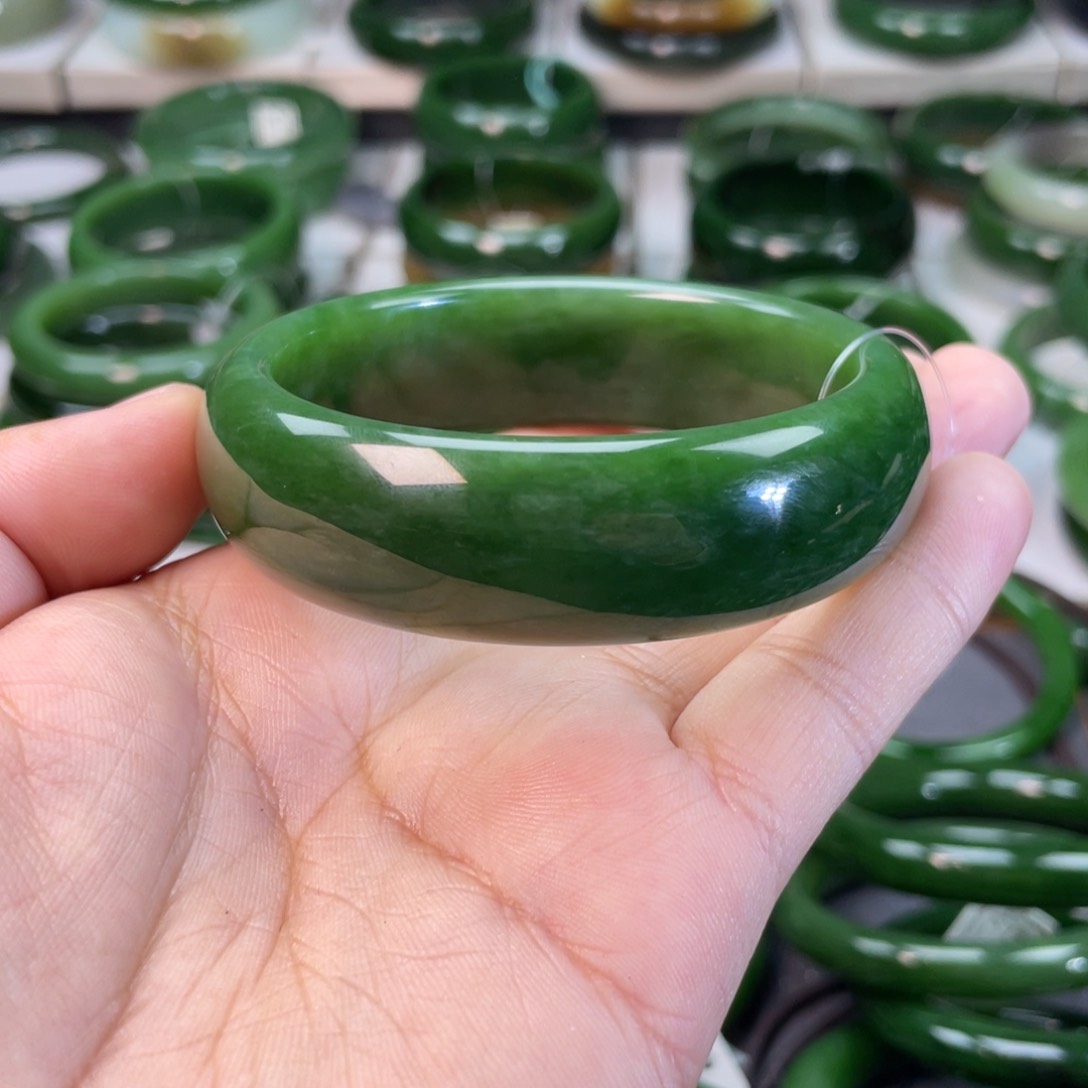 和田玉（碧玉）手镯未镶嵌