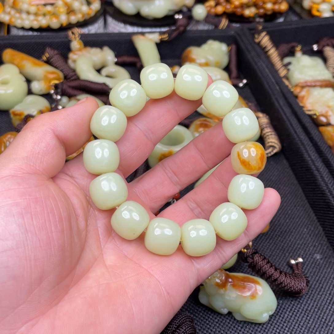 岫岩河磨玉（透闪石质玉）手链未镶嵌