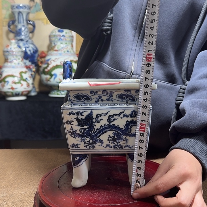 摆件                