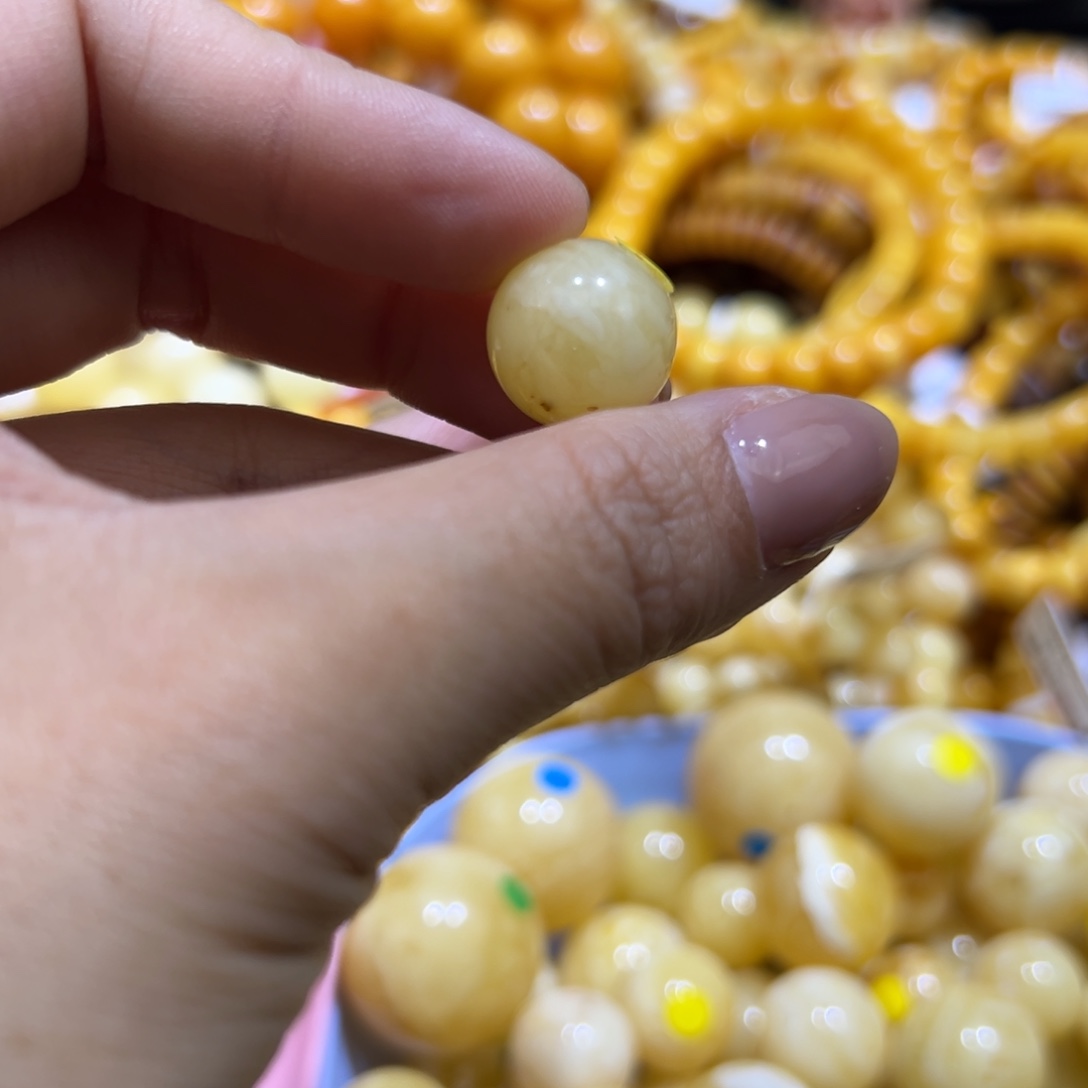 琥珀珠宝奇石未镶嵌