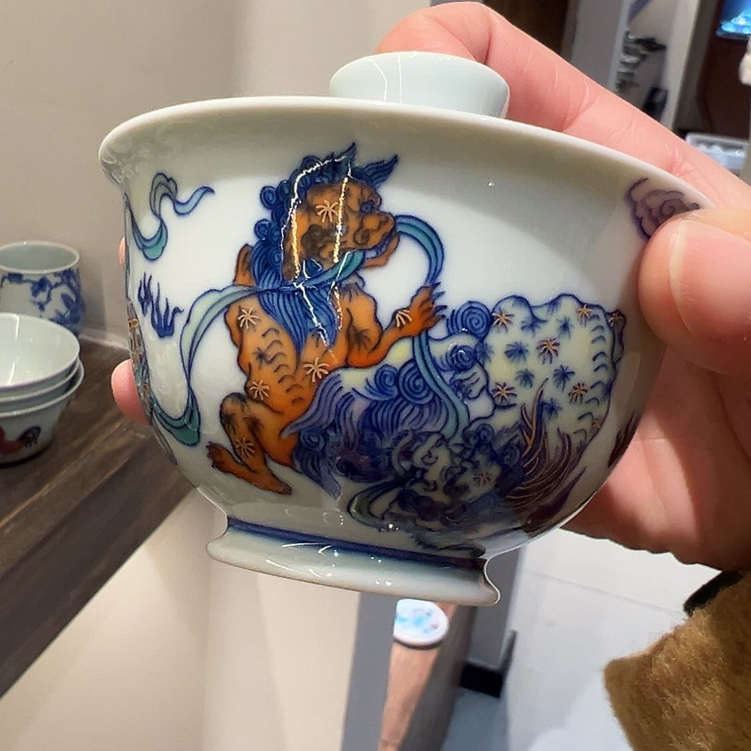 青杉堂原矿斗彩狮子盖碗