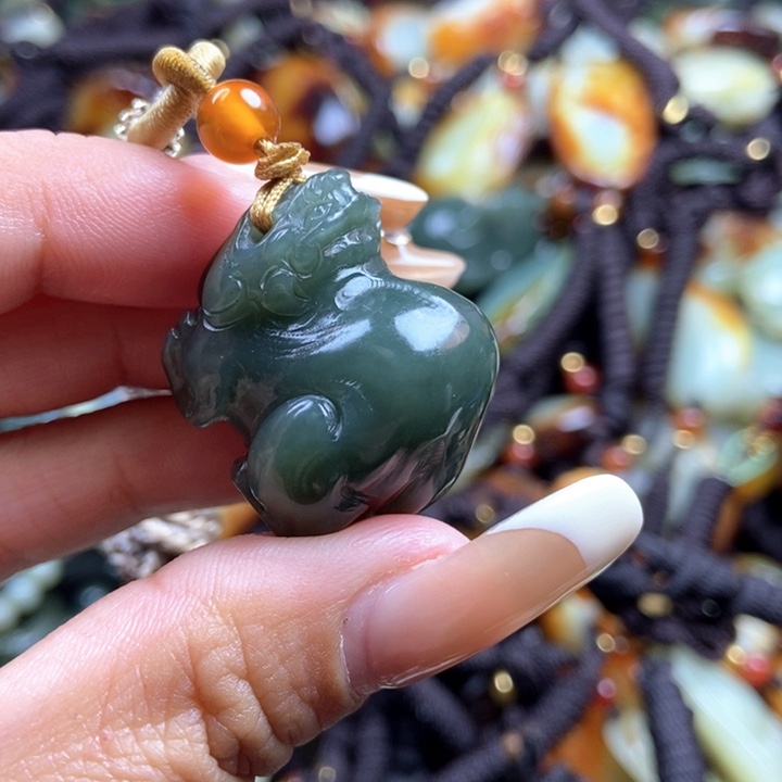 和田玉颈饰未镶嵌