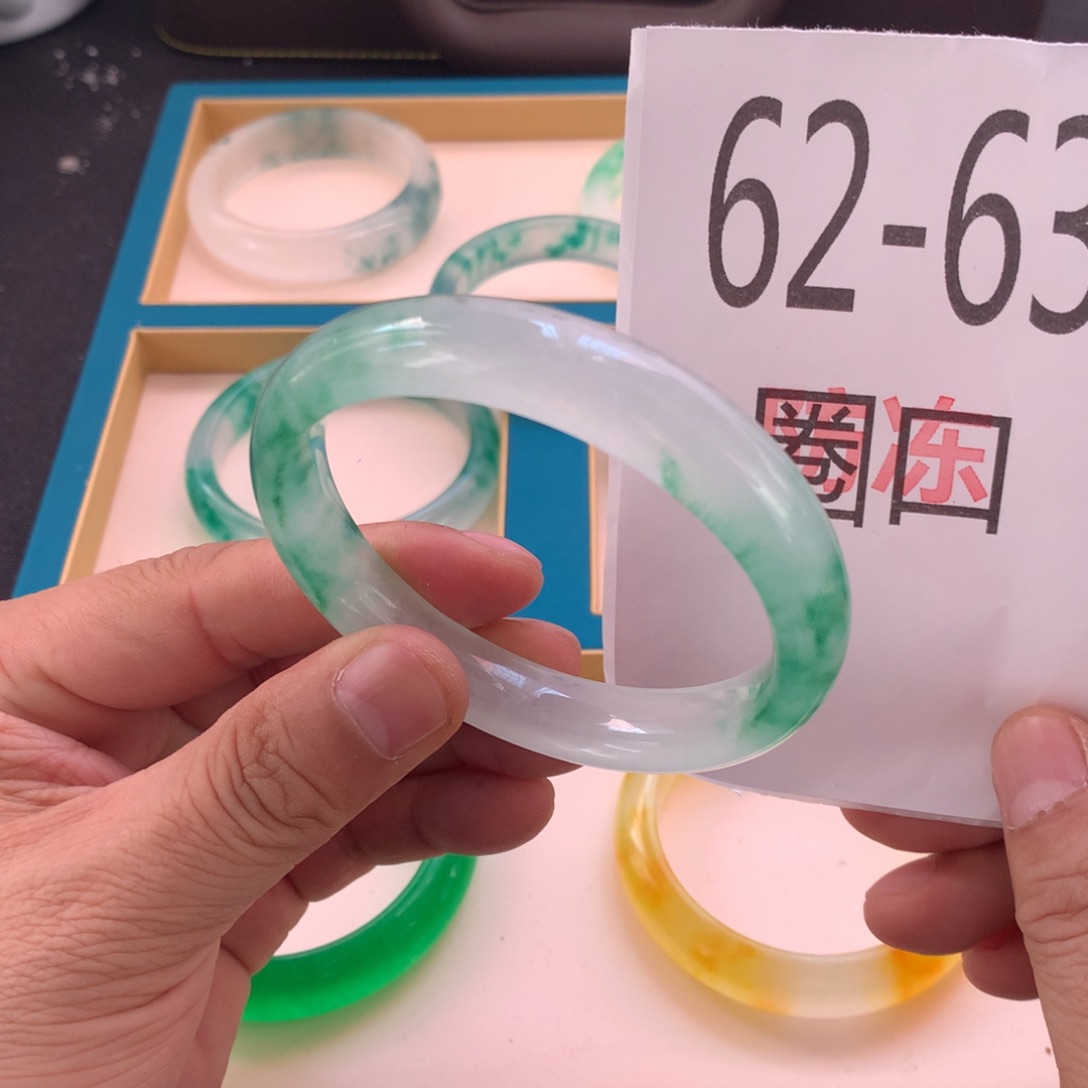 1石英岩玉手镯手镯