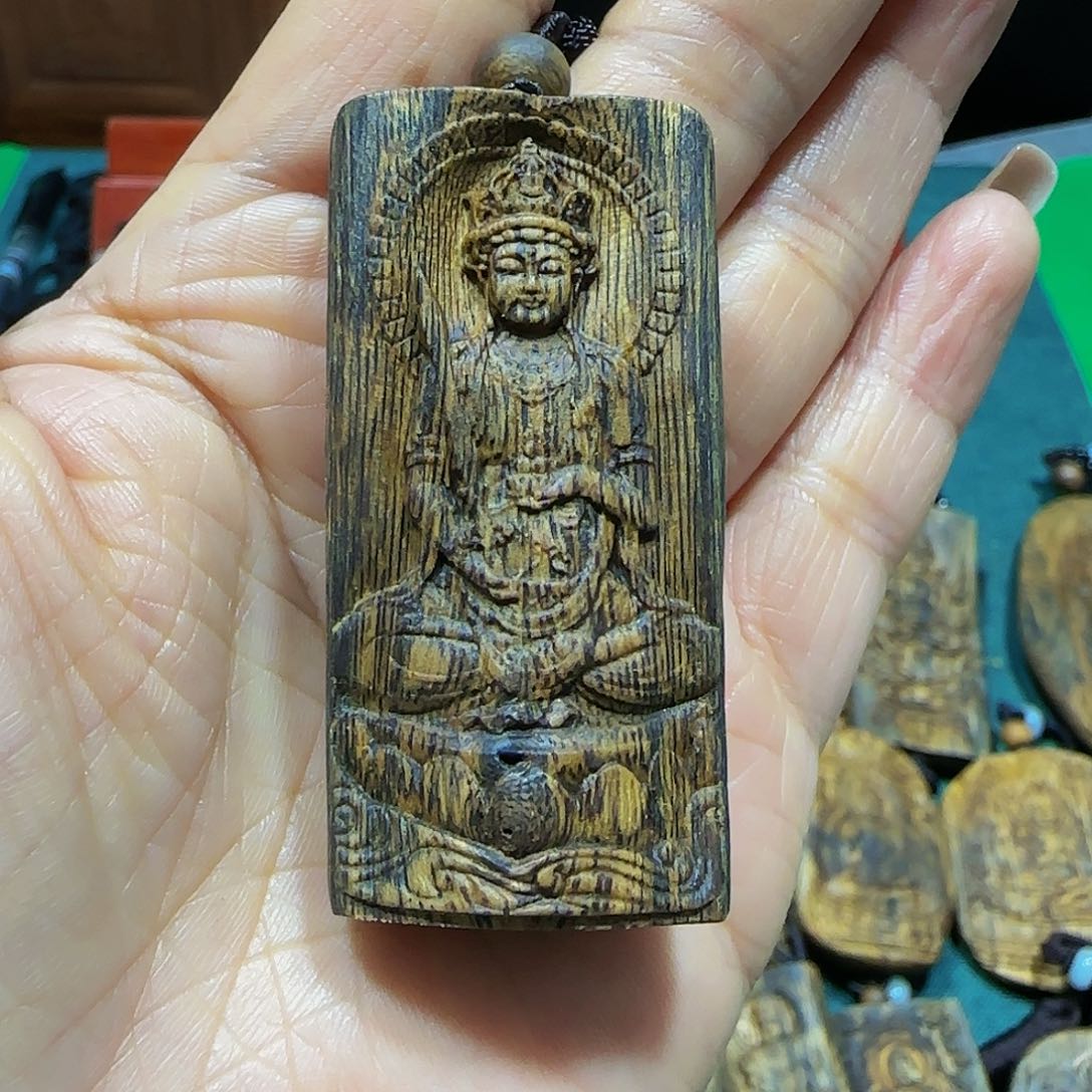 沉香吊坠恭***喔海南白奇乌身老料雕刻虚空带绳14克