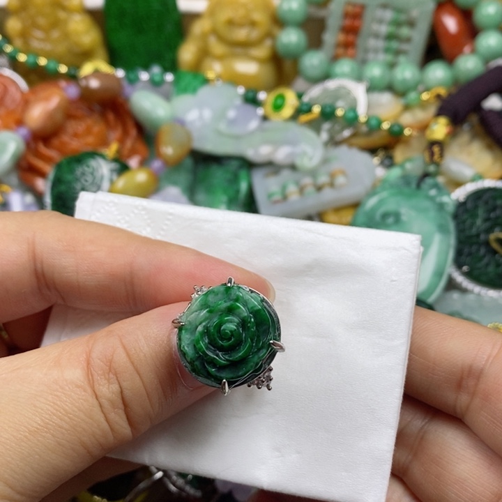 翡翠吊坠(不含链)未镶嵌