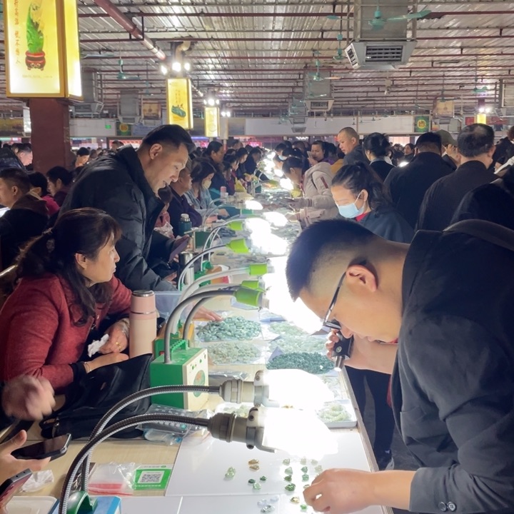 定制翡翠未镶嵌报题材，报预算