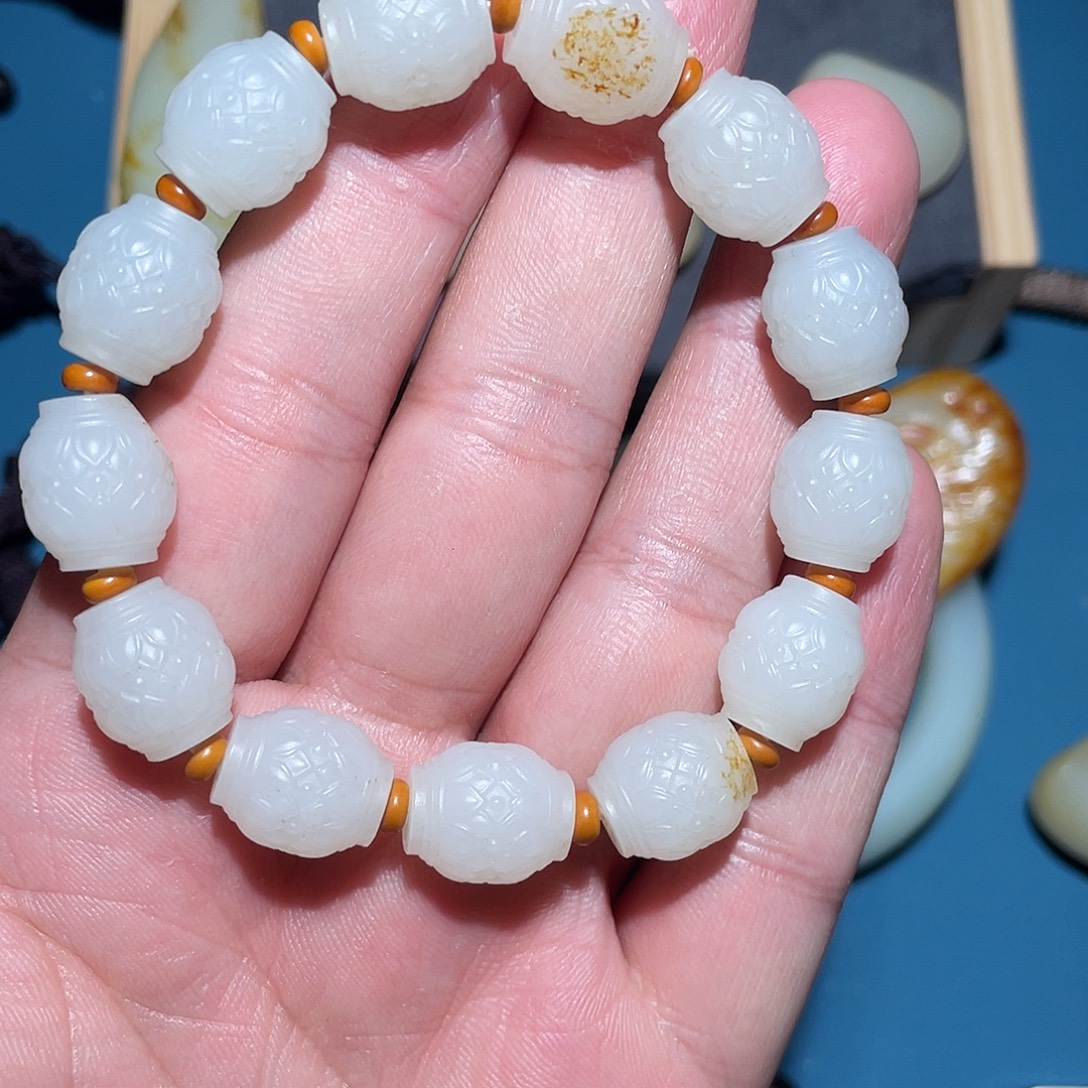 和田玉未镶嵌车挂