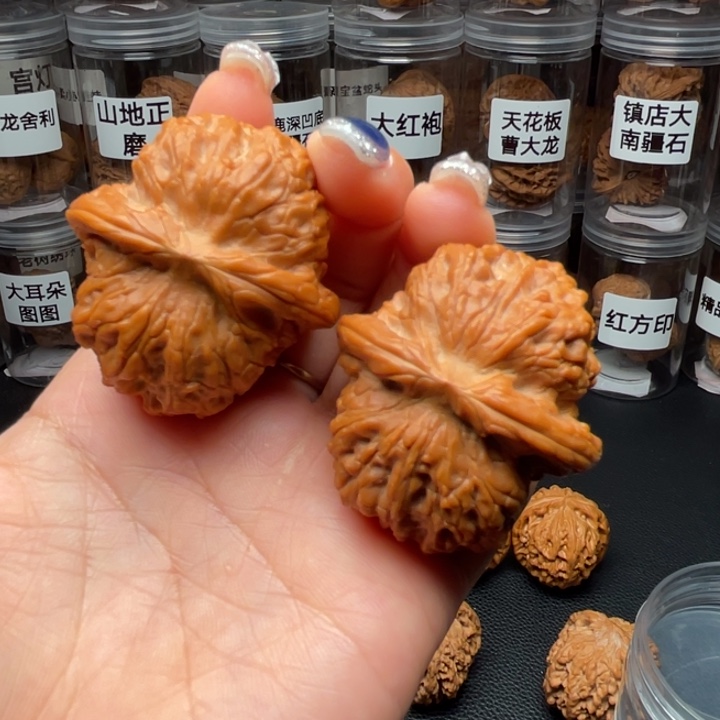 事***意吊坠文玩核桃血麒麟