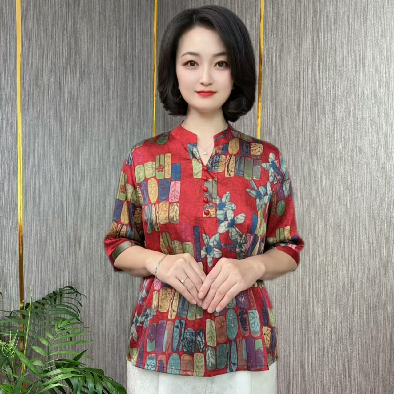 （8301）新款宽松洋气中老年女士小衫