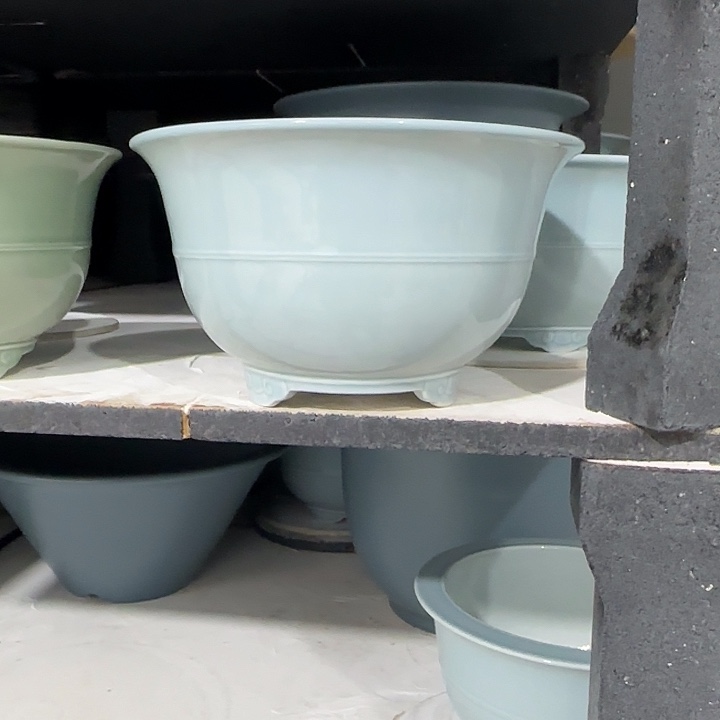 红陶尺寸直径16高9厘米有个小点