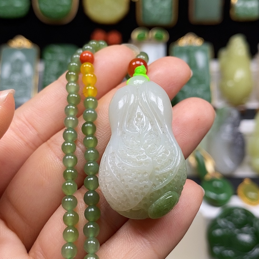 和田玉未镶嵌颈饰