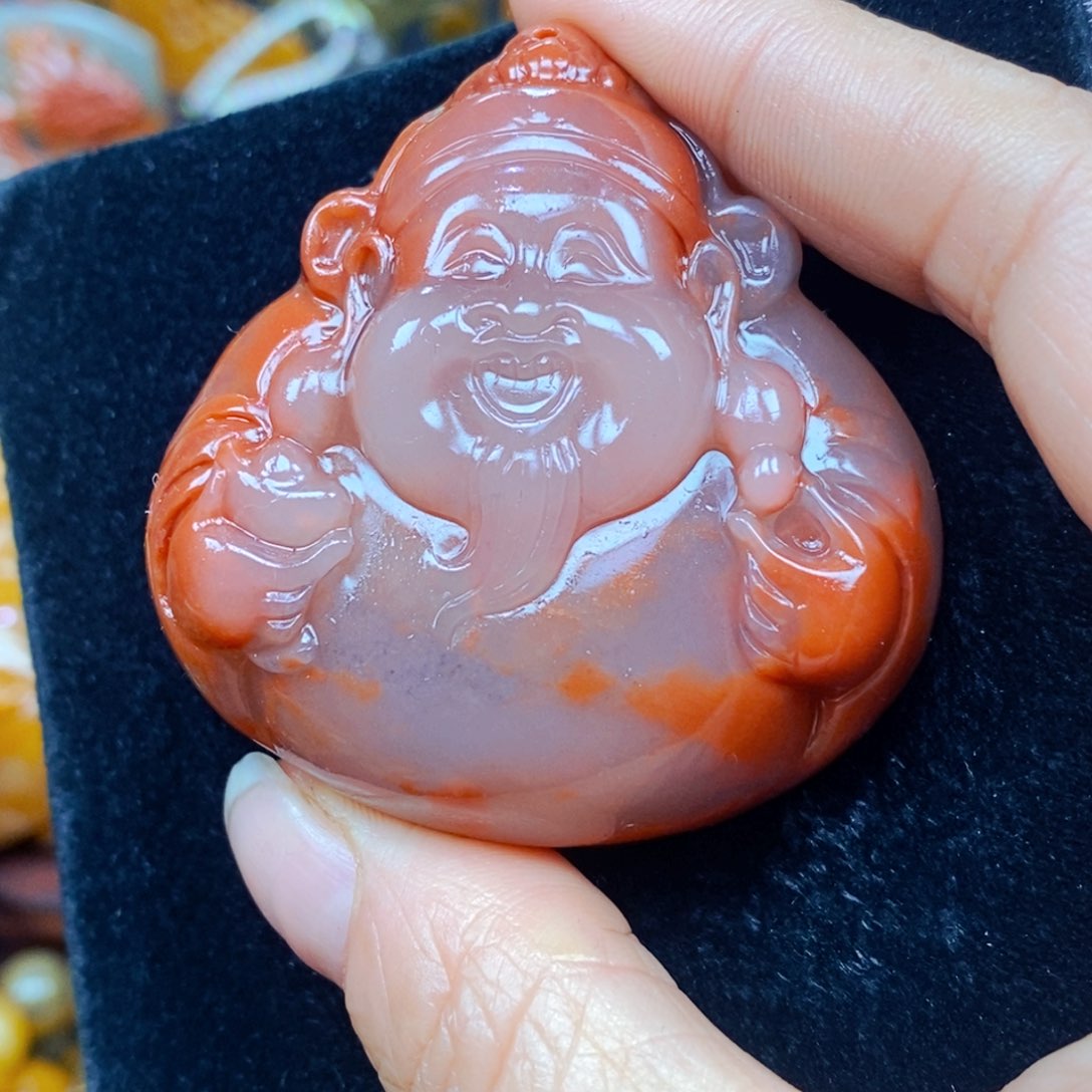 未镶嵌石英质玉（黄龙玉）颈饰