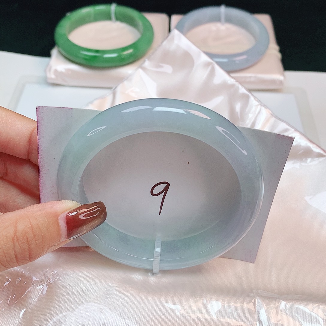 翡翠未镶嵌手镯 正圈58+