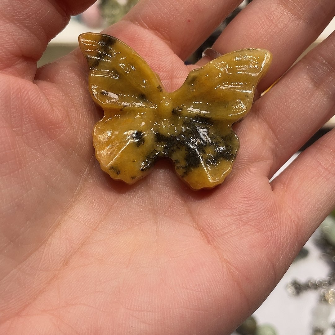 晴***子蛇纹石玉合金颈饰