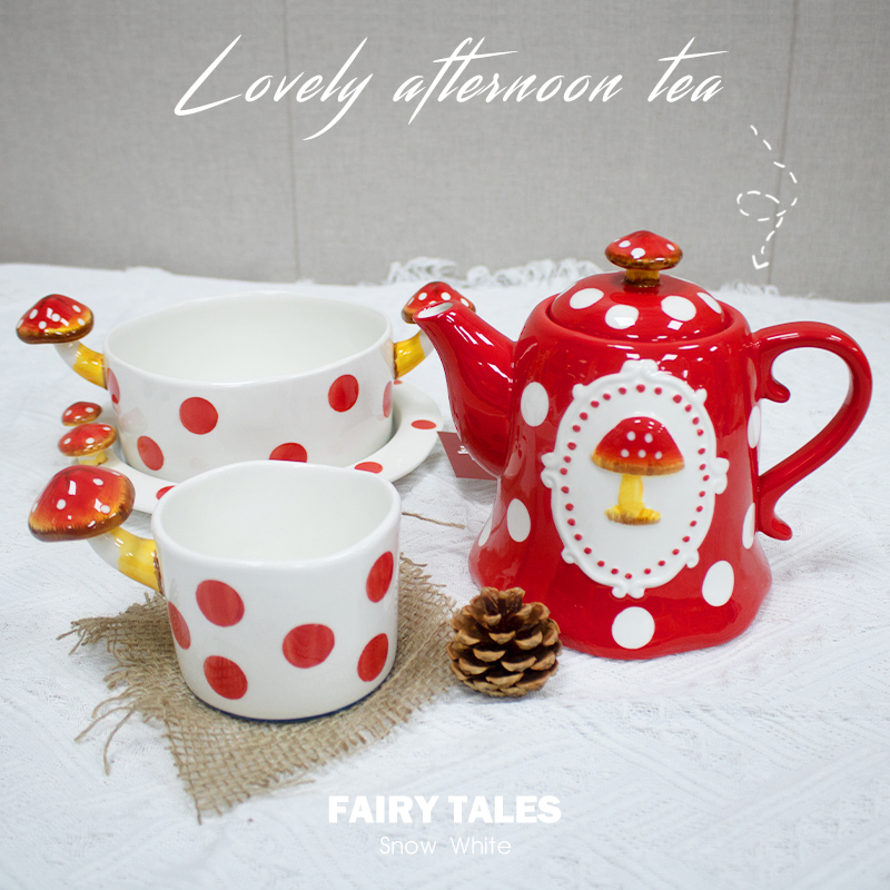 小红菇茶壶盘子双耳碗面碗平盘