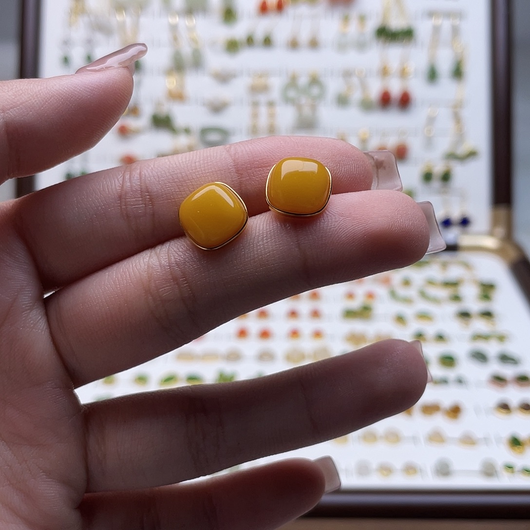 胖***宗和田玉未镶嵌耳饰