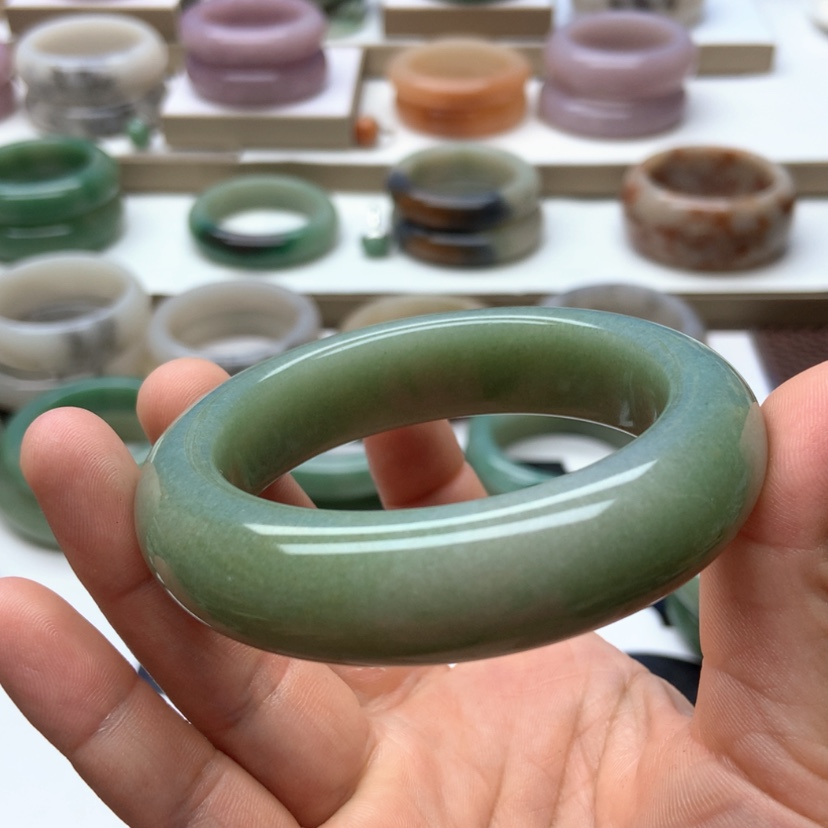 【闪购商品】石英质玉手镯未镶嵌一***提