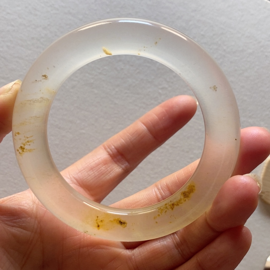 石英质玉手镯未镶嵌