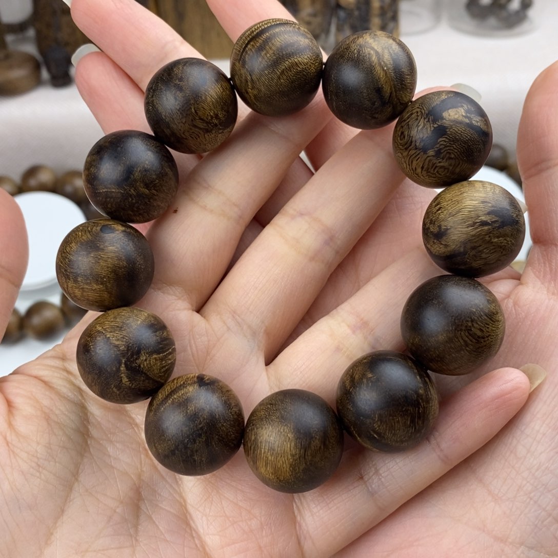 沉香手串三**宝越南芽庄白奇楠