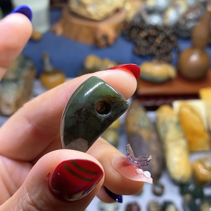 岫岩老玉（透闪石质玉）挂件一鸣惊人未镶嵌