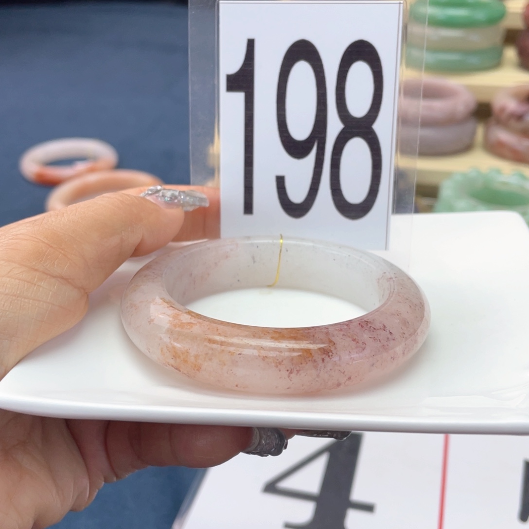 石英质玉未镶嵌手镯