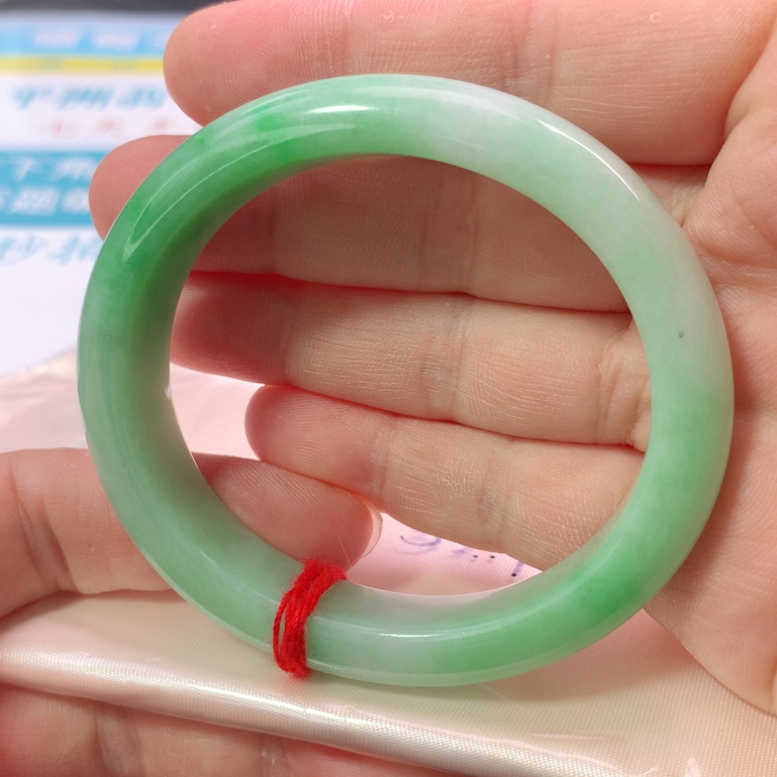 翡翠手镯（贵妃镯）未镶嵌1109号