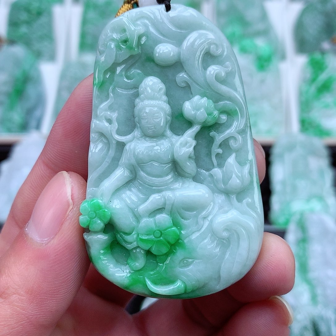 翡翠颈饰未镶嵌翡翠吊坠