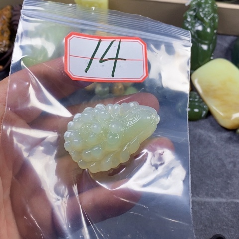 未镶嵌蛇纹石玉手链