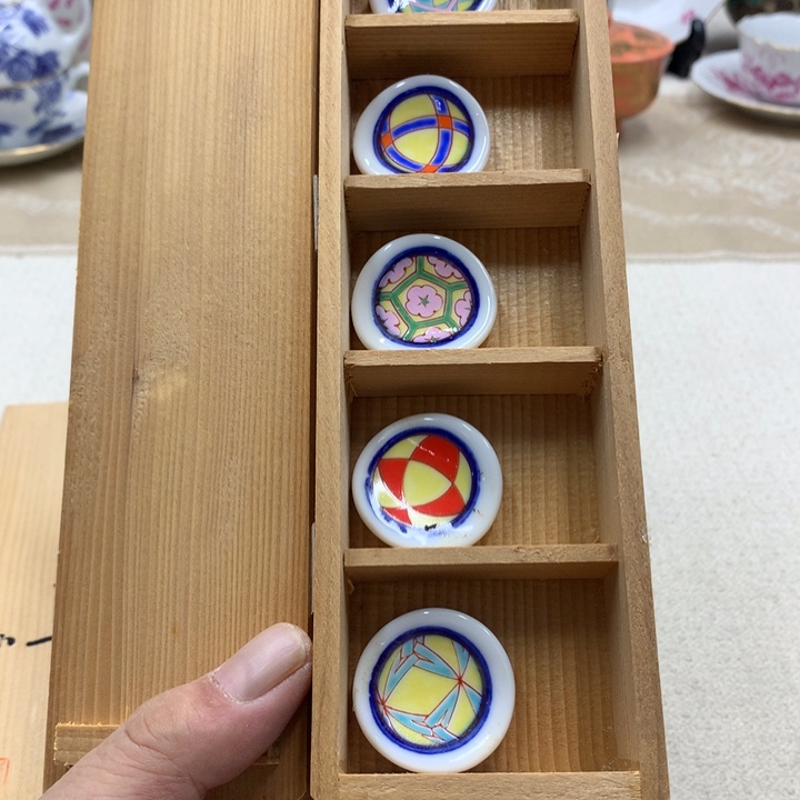 瓷片这点上方压力太