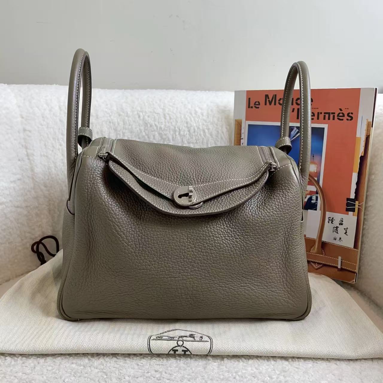 99新 Hermes/爱马仕 灰lindy30单肩包/90818327/12期/代卖服务