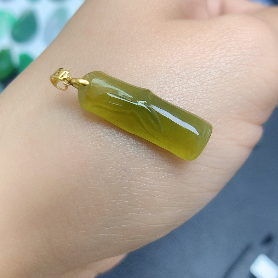 翡翠颈饰18K金镶嵌竹节