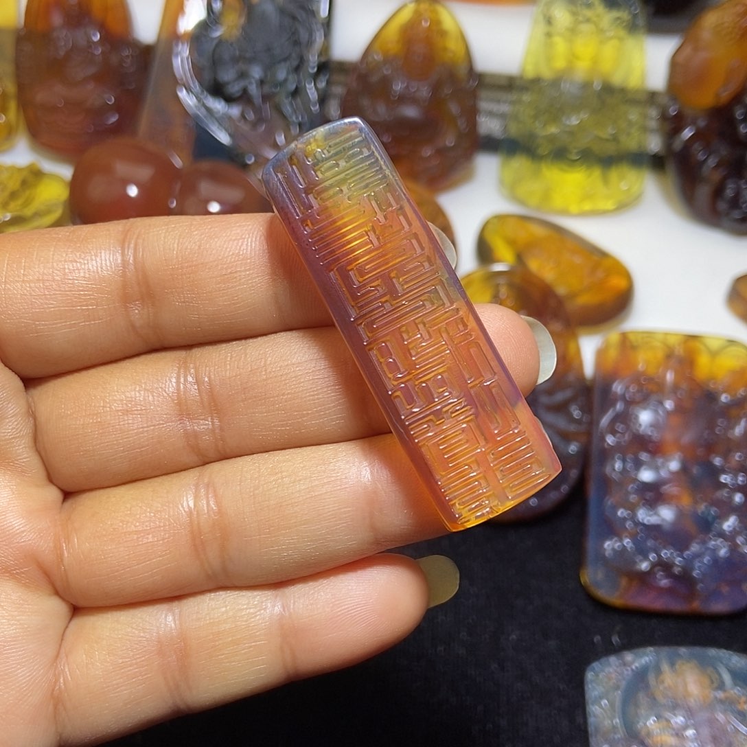 琥珀未镶嵌颈饰缅甸天然琥珀吊坠