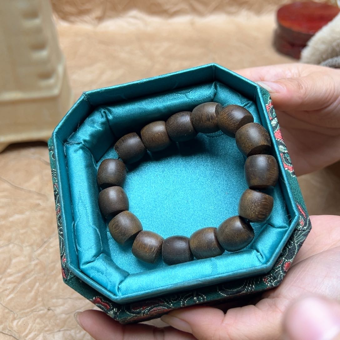 大叶紫檀（黑酸枝木类）