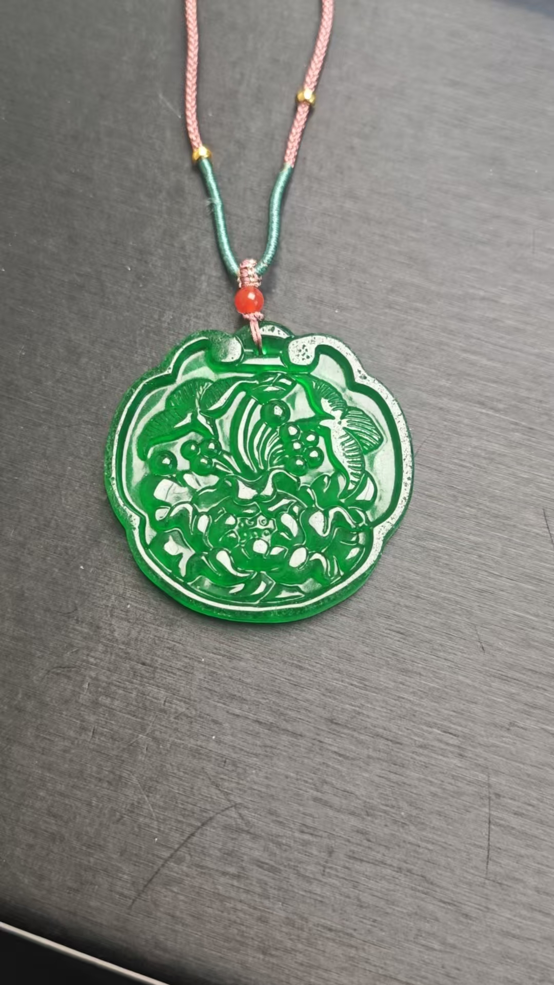 YY68翡翠常规吊坠【邂逅翡翠高冰吊坠，冰透绿意，开启浪漫时光】