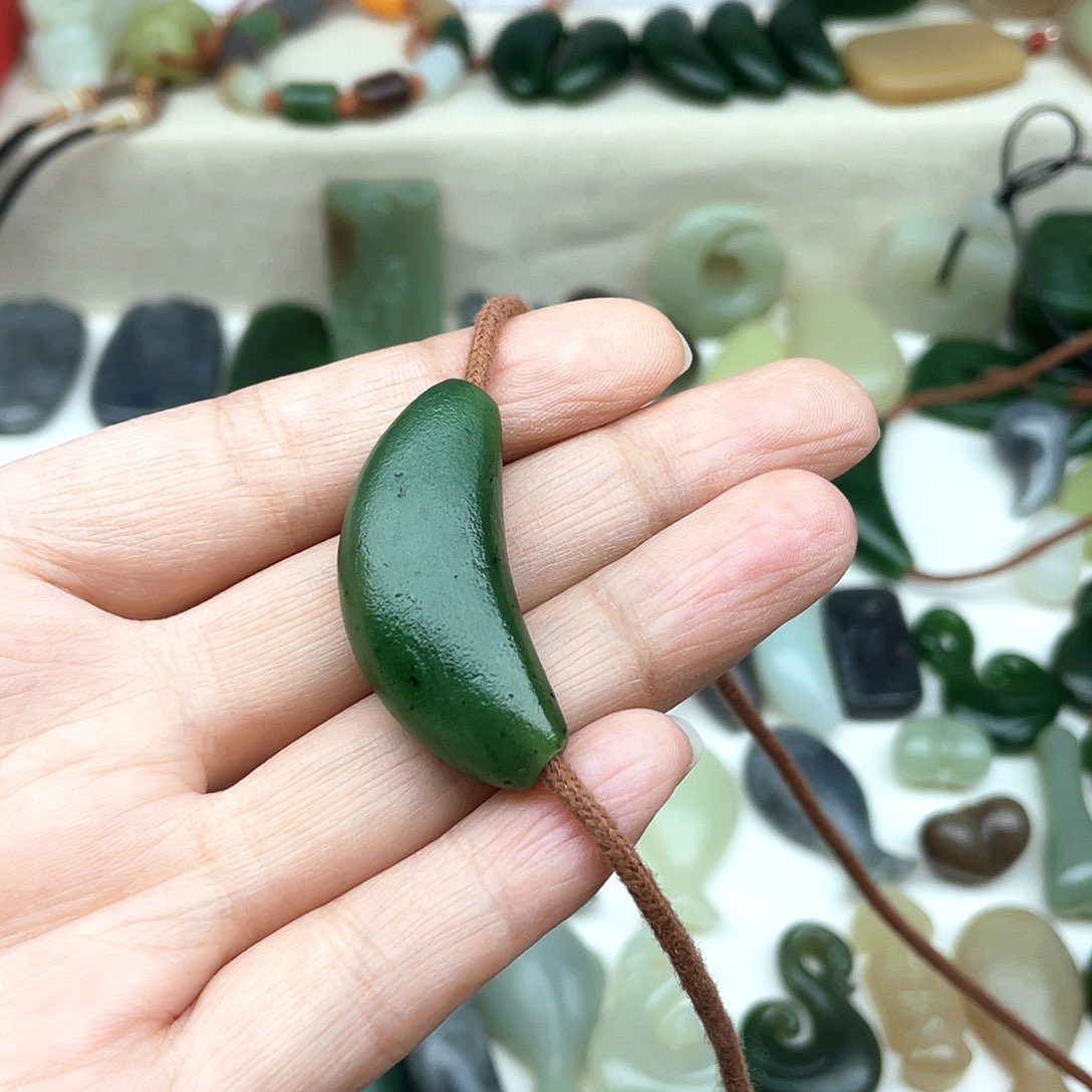 颈饰未镶嵌和田玉爱*树