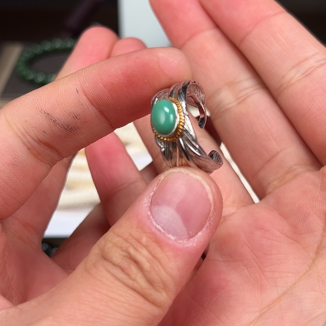 ****生绿松石未镶嵌手链活口