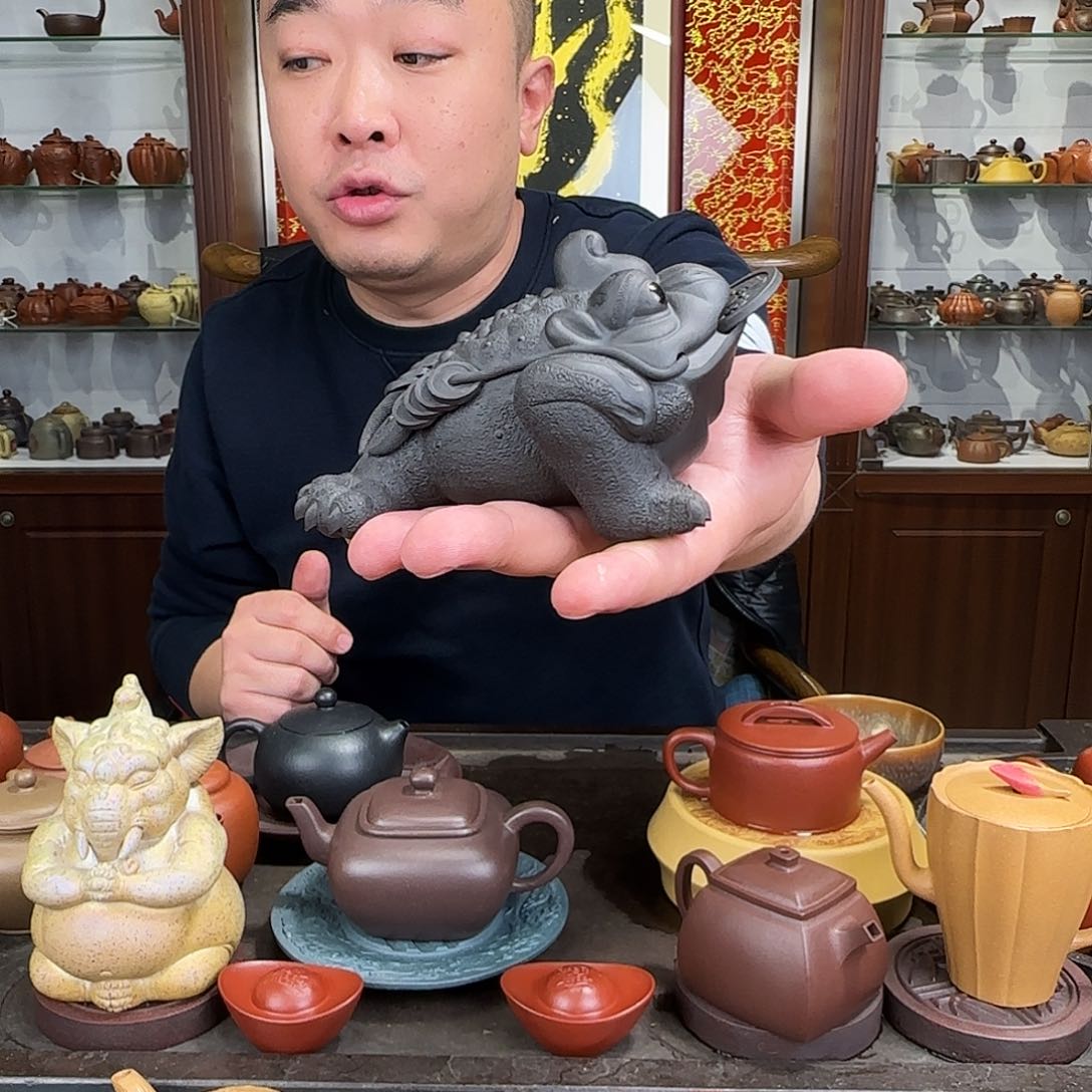 紫砂茶壶金蟾王黑