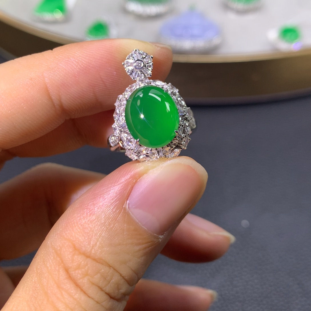 翡翠戒指18K金镶嵌翡翠