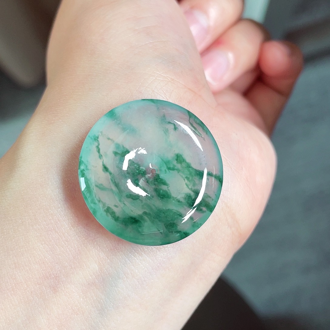 翡翠颈饰未镶嵌扣子
