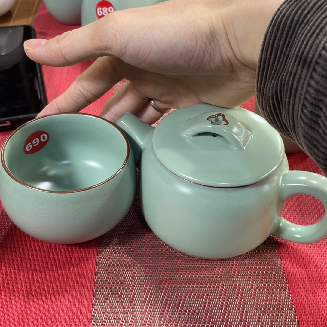 瓷片。。。。。。。。。。。。。。。。。。。