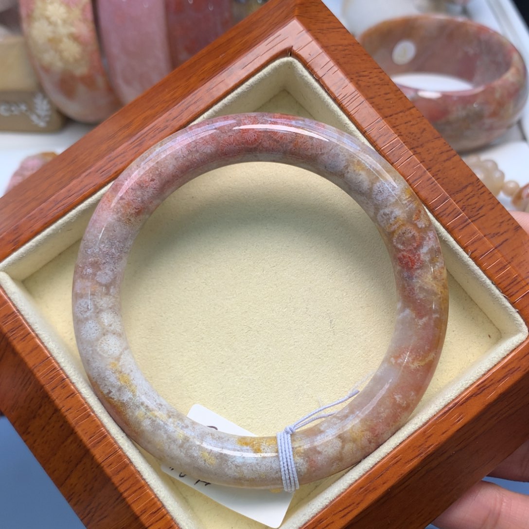硅化珊瑚（珊瑚玉）手镯未镶嵌56.9口共生